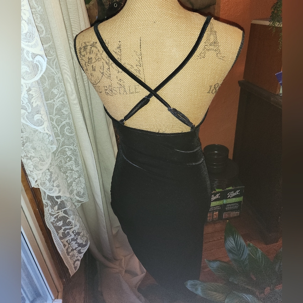 Elegant Black Lace Slip Dress - Picture 4 of 8